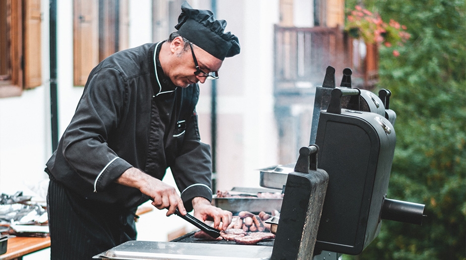 Live cooking &amp; grilling