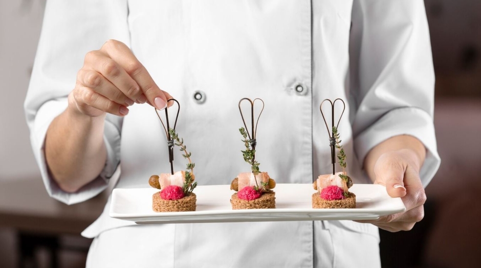 Πρότυπα υγείας και ασφάλειας για εταιρείες catering: Όσα πρέπει να γνωρίζετε
