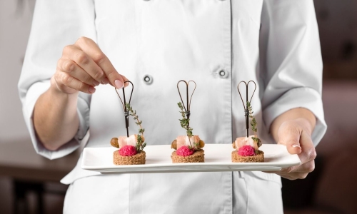 Πρότυπα υγείας και ασφάλειας για εταιρείες catering: Όσα πρέπει να γνωρίζετε
